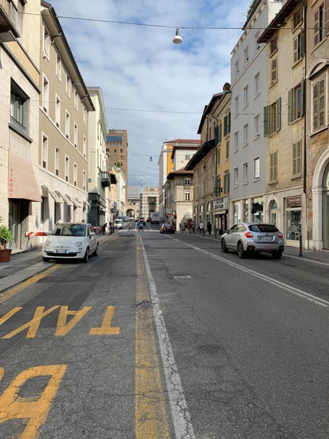 Appartamento Bilocale 1 Piazza Vittoria - Affitti Brevi Italia 브레시아 외부 사진